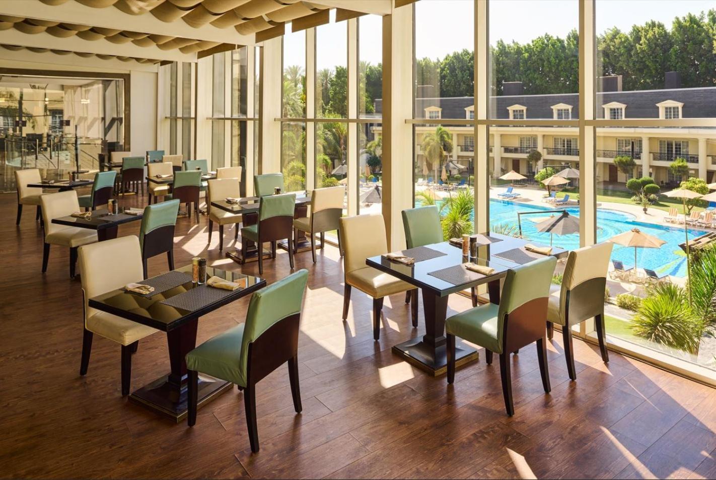 Renaissance Cairo Mirage City Hotel Eksteriør bilde The restaurant