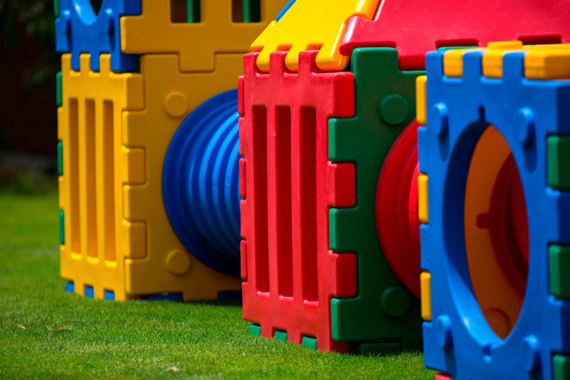Renaissance Cairo Mirage City Hotel Eksteriør bilde Playground equipment