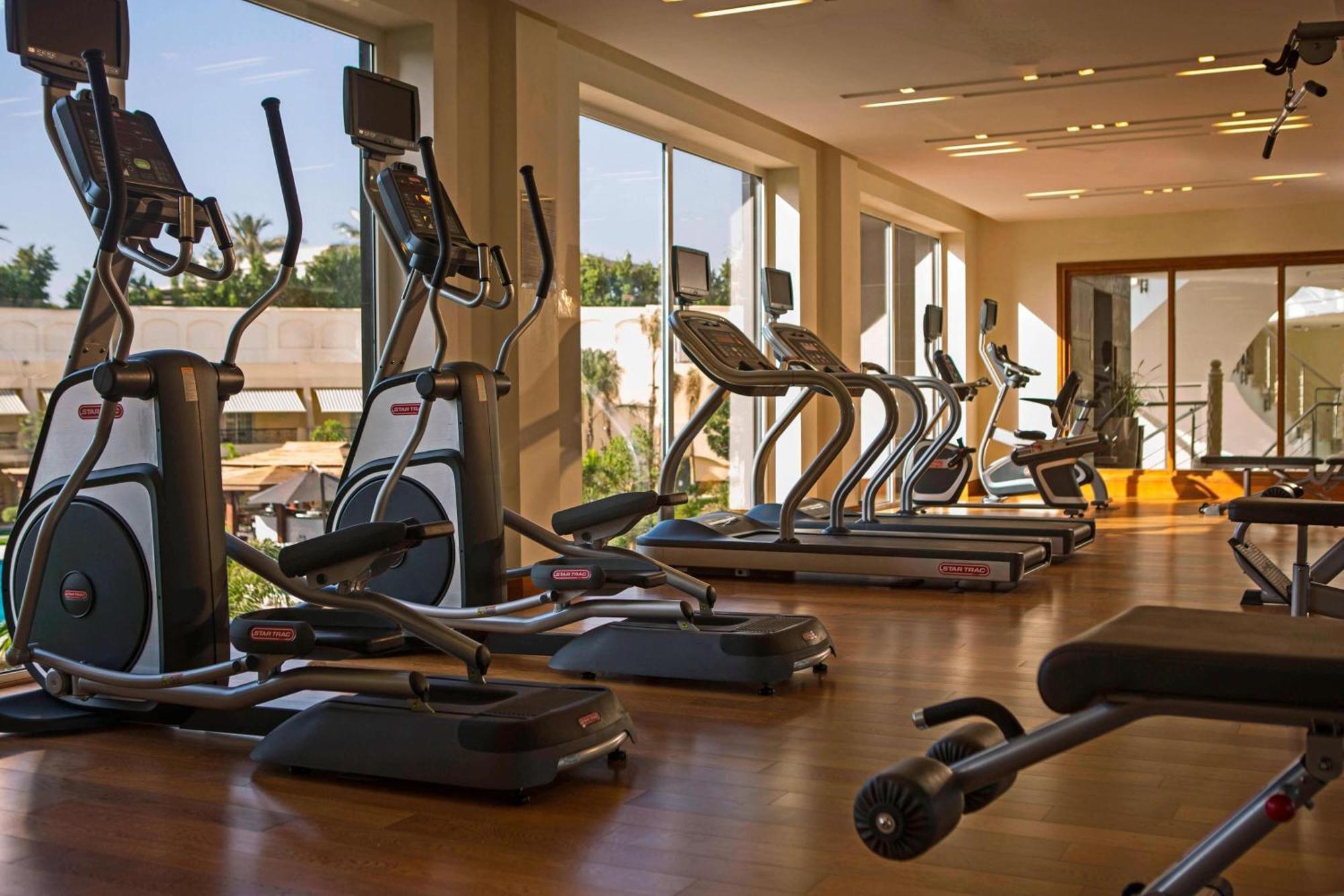 Renaissance Cairo Mirage City Hotel Eksteriør bilde A gym at a hotel